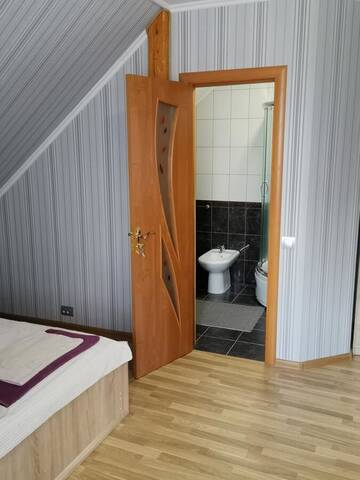 Фото номера Дом с 2 спальнями Дома для отпуска Здаю номера в частном доме г. Моршин 14